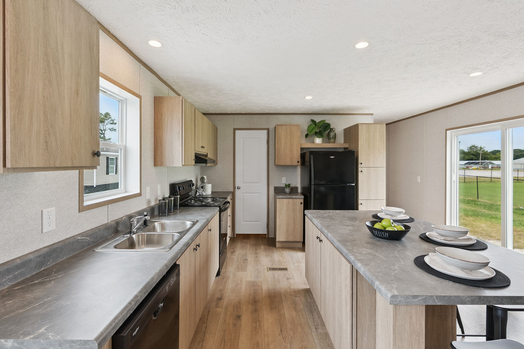 Belmont - 3BR / 3BTH